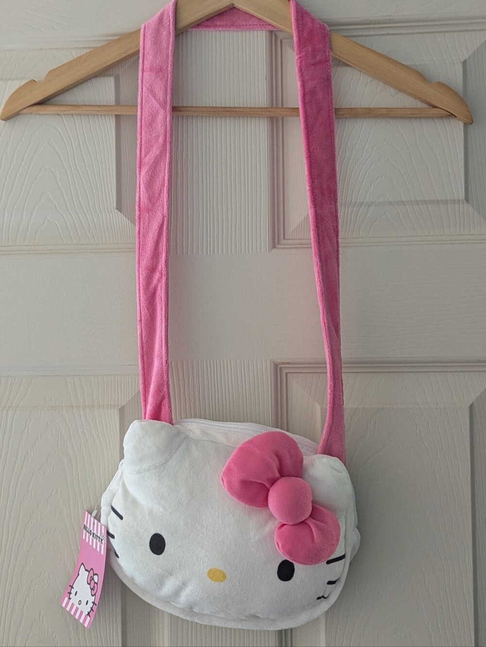 Hello Kitty White Plush Shoulder Bag with Pink Bow